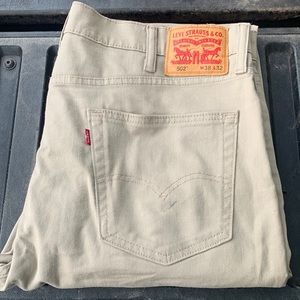 Men Levi Jean size 38x32 style 502
